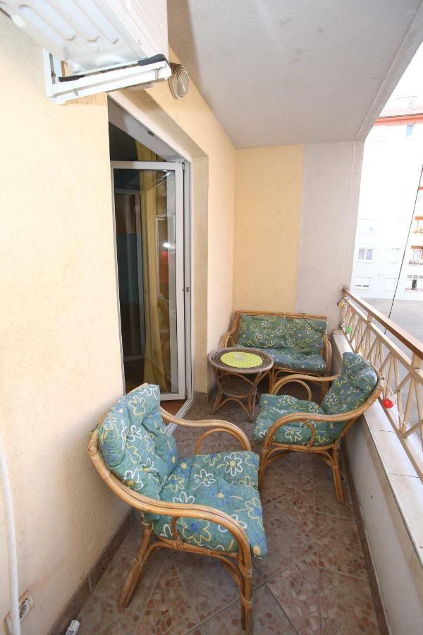 Appartement Fast Sleep & Go 2 à Paraćin Extérieur photo