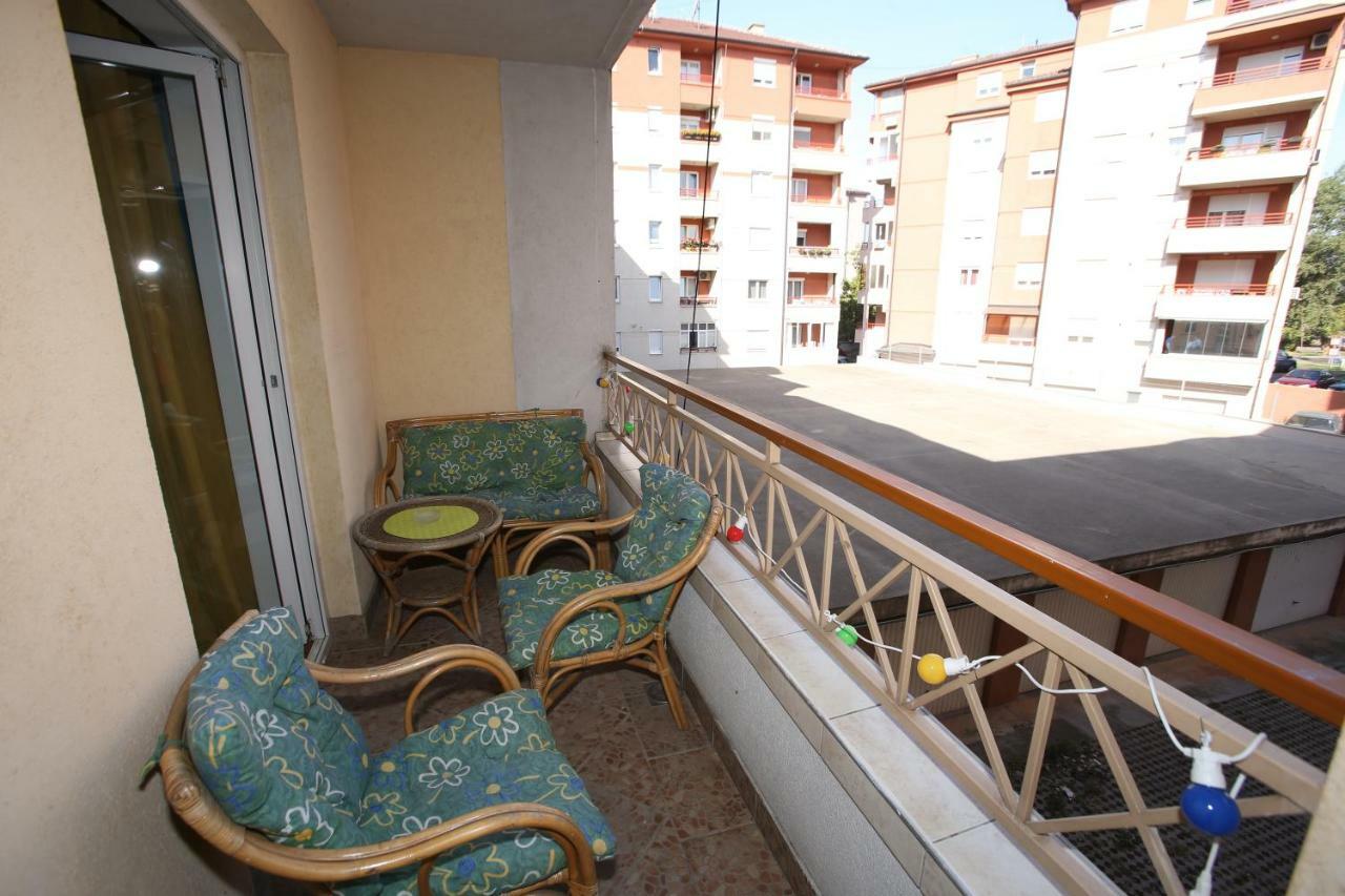 Appartement Fast Sleep & Go 2 à Paraćin Extérieur photo